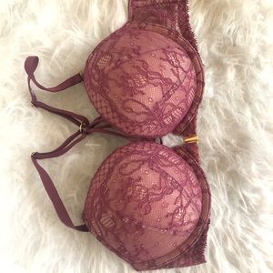 Like new Victoria Secret Bombshell Front clasp Bra